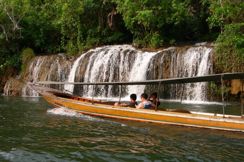 Thailand, Kanchanaburi, Excursion on the River Kwai